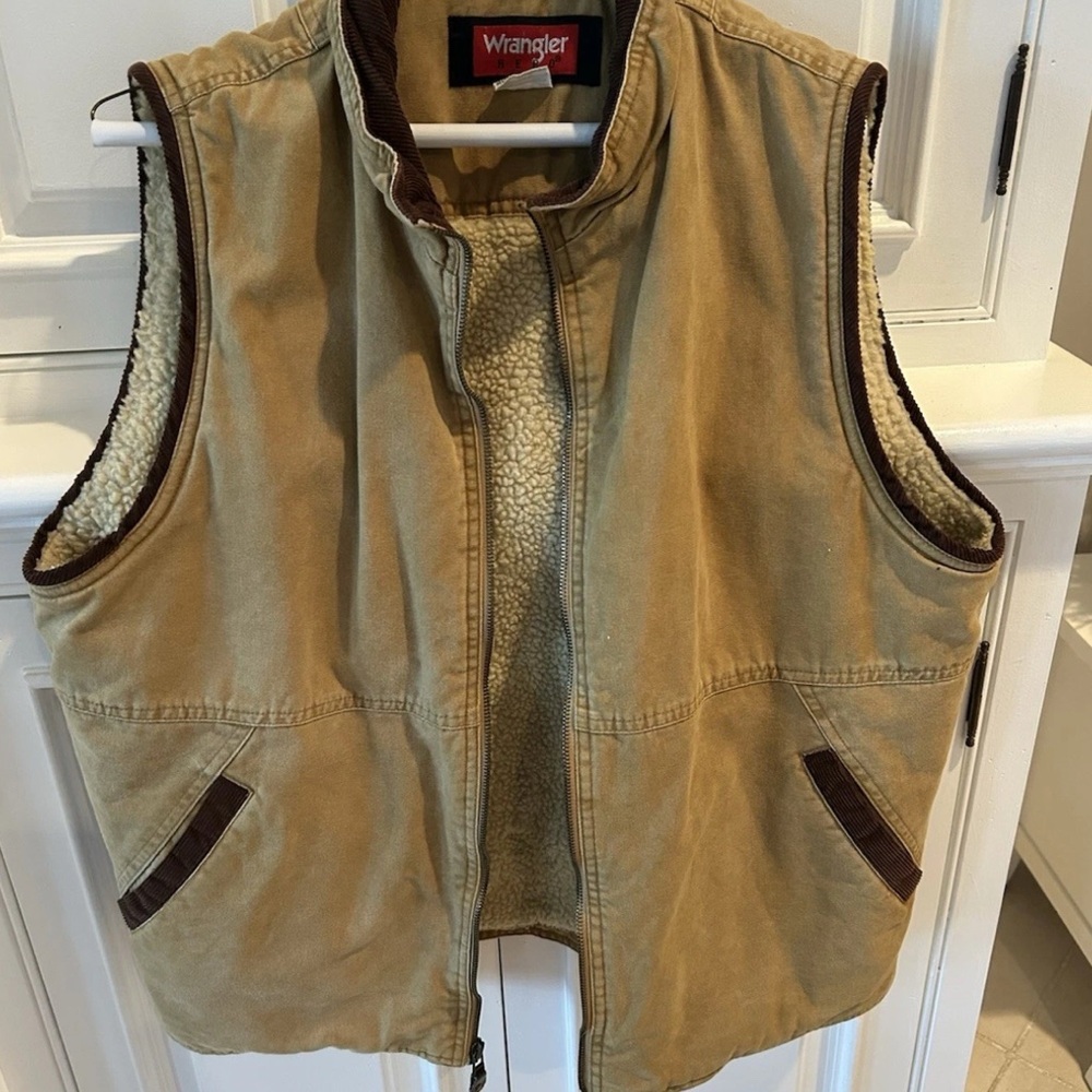 NICE! Wrangler Hero Men’s Sherpa Lined Canvas Work Vest M Brown Corduroy Trim